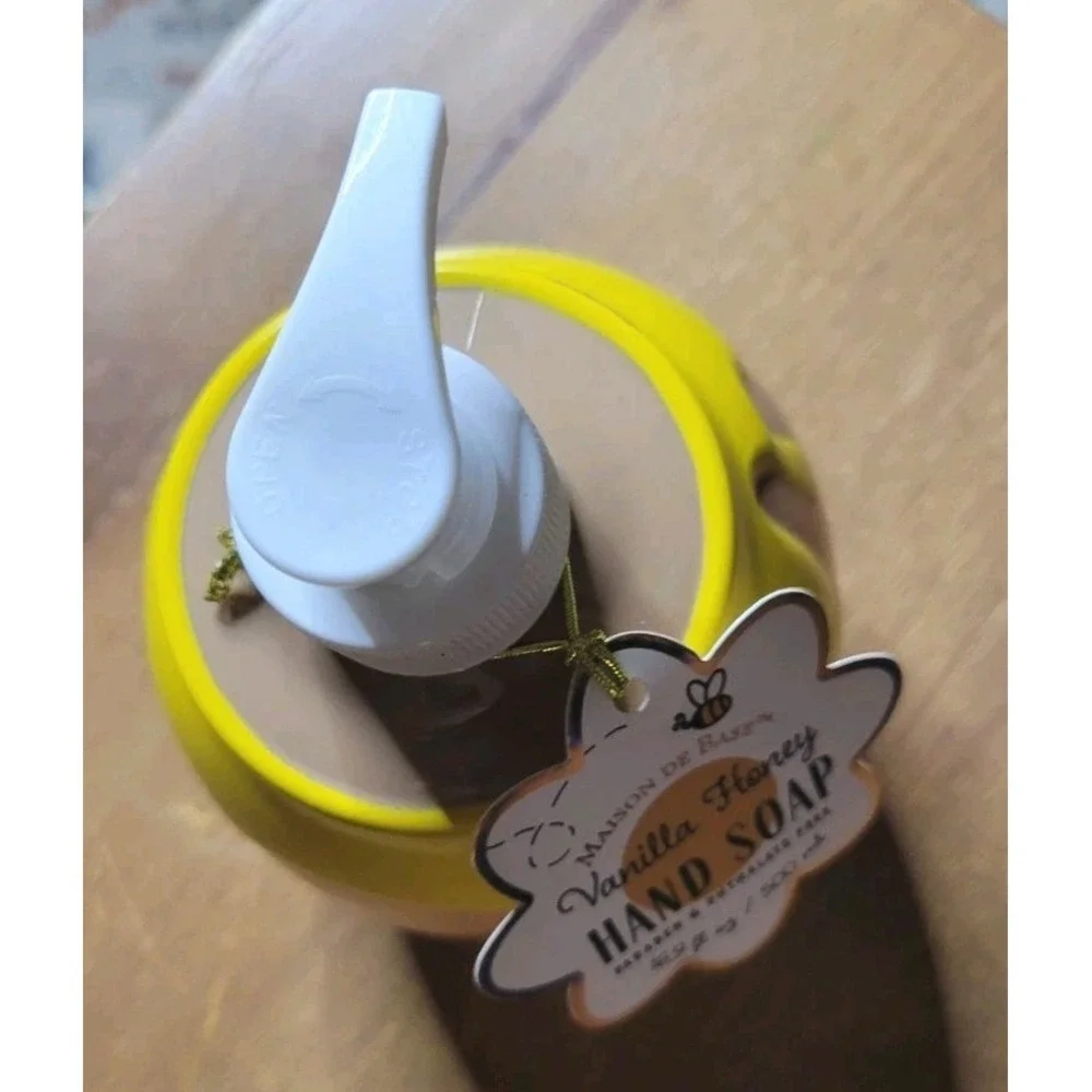 Maison De Base‎ Vanilla Honey Hand Soap Paraben & Phthalate free 16.9 fluid oz.